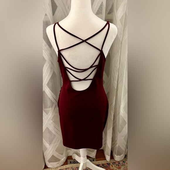 Burgundy Windsor Cocktail Dress - Picture 6 of 9